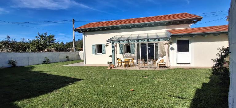 La Casuca del Olivo - casa con jardín cerca de Cabárceno y Santander - B&B Ceceñas