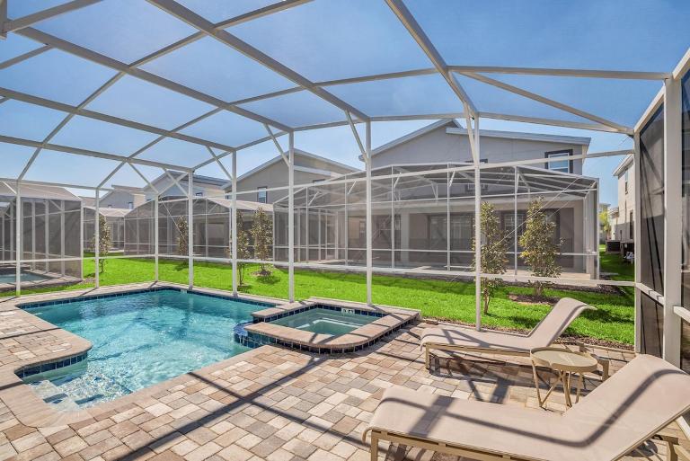 700 Drop Shot Drive - B&B Kissimmee