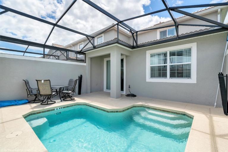 Stunning Lakeview Townhome w Private Pool - B&B Kissimmee