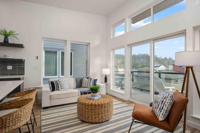 Modern Loft, Heart of Taft District pinpointstays - B&B Lincoln City