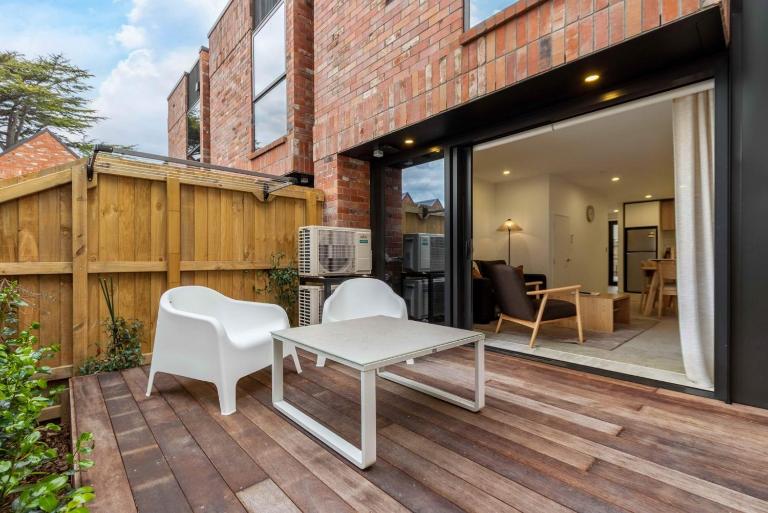Colombo St Retreat with Garage - Ideal For Long Stays - B&B Christchurch