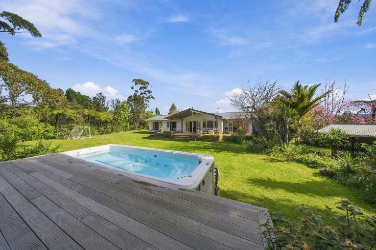 Tauranga Home - Swimming spapool - B&B Omanawa