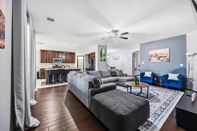 Spacious 4bed 3-Baths home ideal for short and extended Stay - B&B Rosenberg