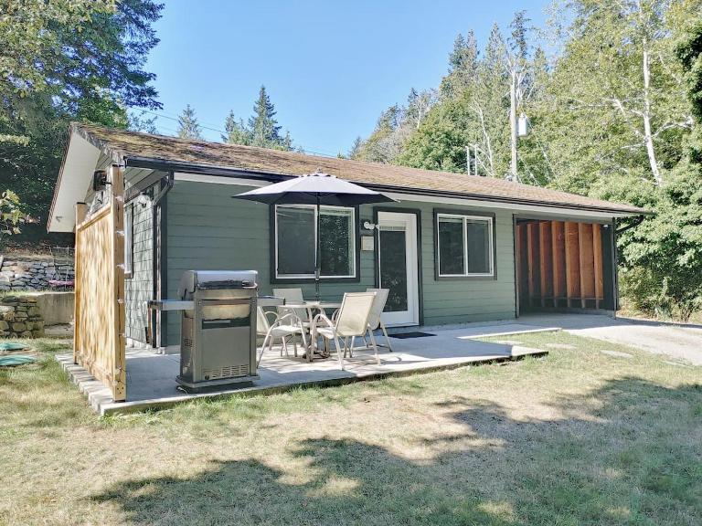Blacktail Cabin - Hot Tub, Playground, BBQ, Trails - Ferienwohnung Halfmoon Bay