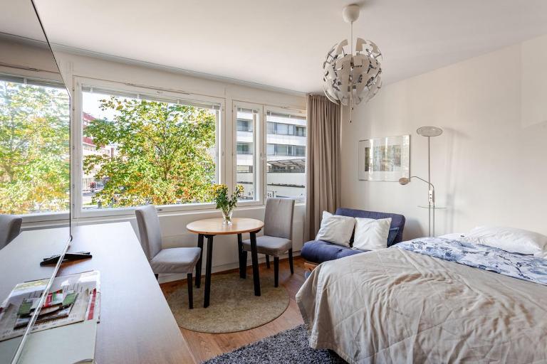 Tyylikäs yksiö Kalliossa - Chambres d'hôtes Helsinki