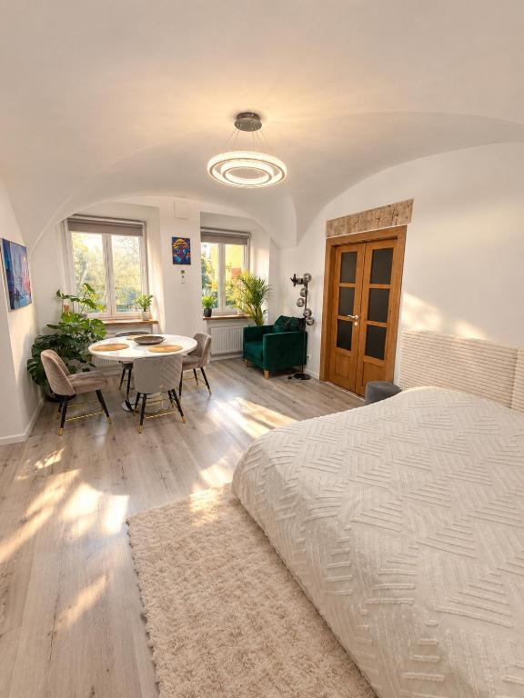 K Spot Apartment Private Spa Tub & Sauna Old Town - B&B Vilna