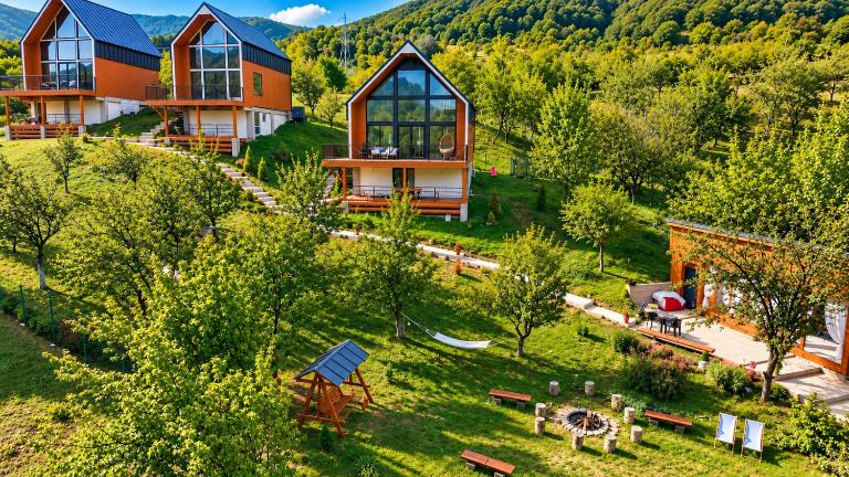 Triovista Chalets - Chambres d'hôtes Nehoiu