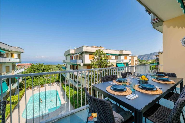 Donna Maria - 3BD Apartment Sorrento-Pool-Terrace - Chambres d'hôtes Sorrente