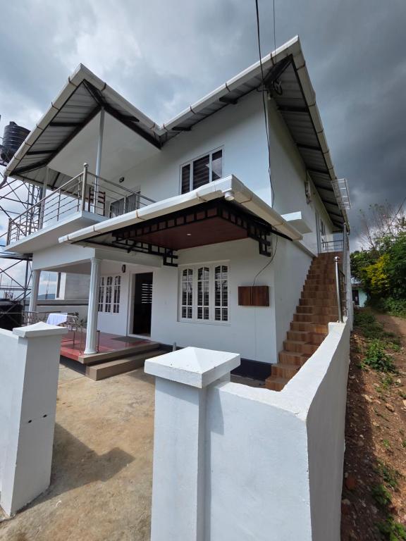 Cloud 7000 - B&B Suryanelli