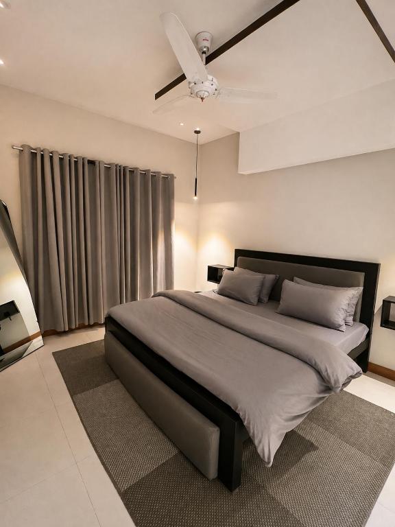 Celeste Boutique Rooms - 3 Mins from LUMS DHA Phase 5 - Chambres d'hôtes Lahore