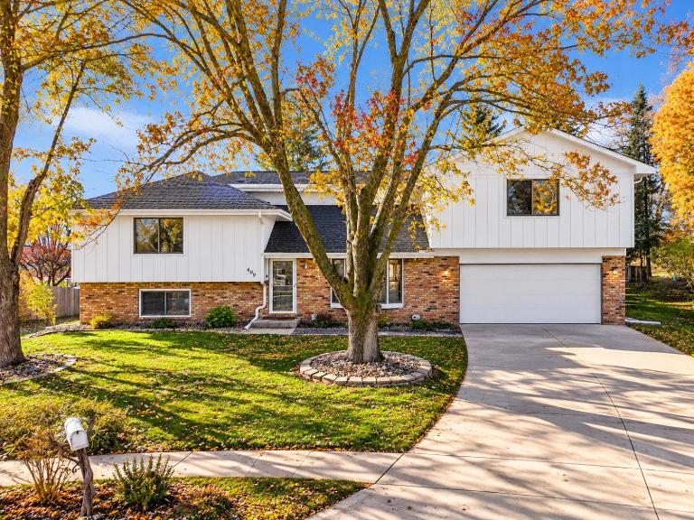 Parkside Getaway- Spacious Six Bedroom Home for Families & Friends - B&B Ames