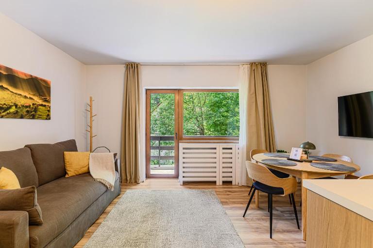 Hublou Home - Apartment with Balcony & Parking - B&B Sinaia