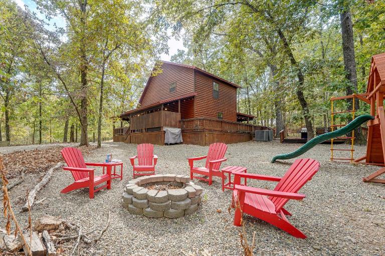 Near Choctaw Landing | 2 King Bedrooms | Game Loft - B&B Broken Bow