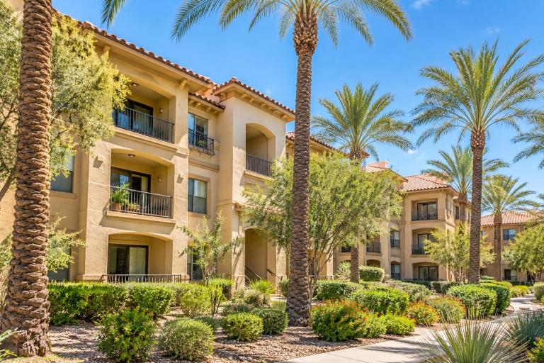 Scottsdale Desert Luxe 2BR Balcony - B&B Scottsdale