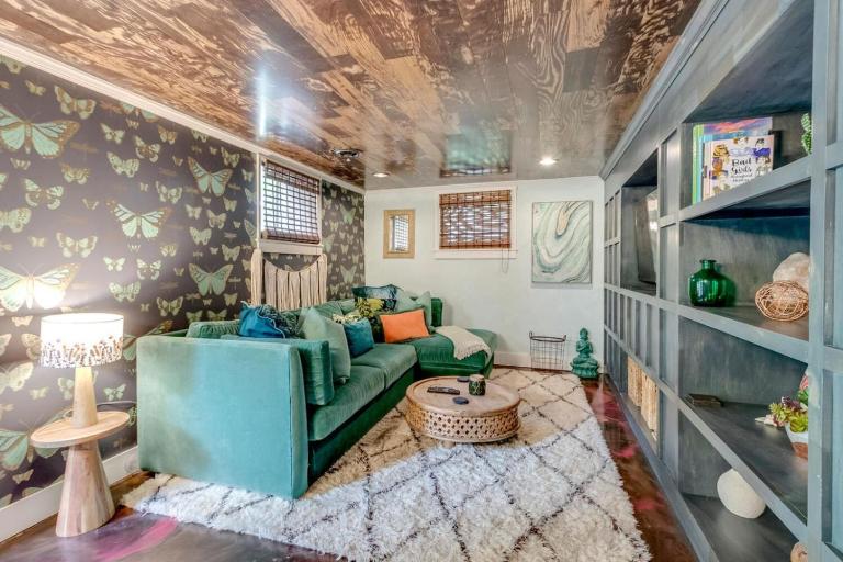 Unique and Stylish East Nashville 3 Bedroom 2.5 Bath - Bed and Breakfast Nashville