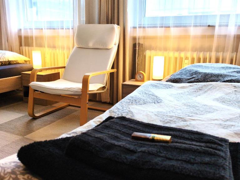 Optimus Rooms - Modern Apartment with Private Garage and U79 to Düsseldorf Fair - B&B Duisburg