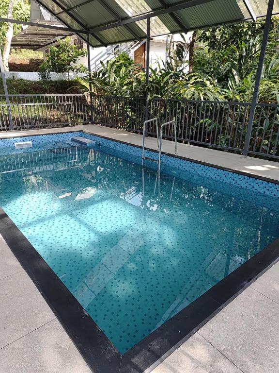 Harsham Homestay - Bed and Breakfast Pooppara