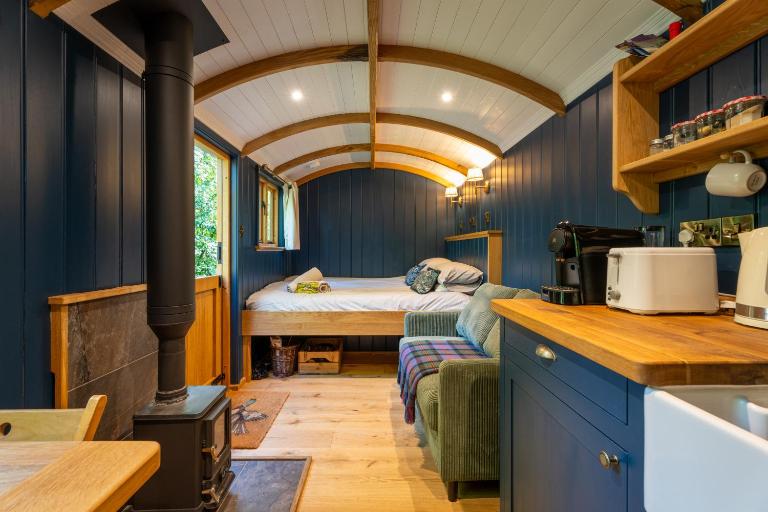 Boutique Shepherd Hut w Private Garden & Outdoor Bath - Ferienwohnung Stirling