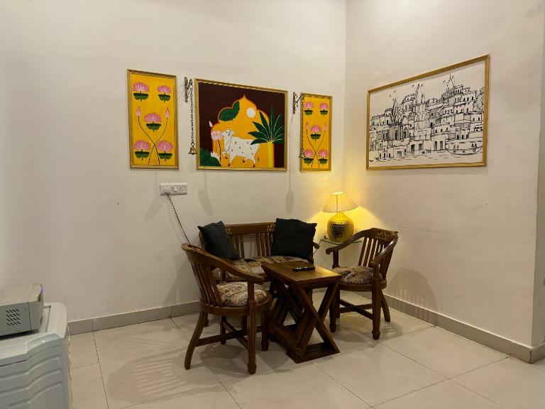 04 Pichwai House - Across the Ghats - B&B Varanasi