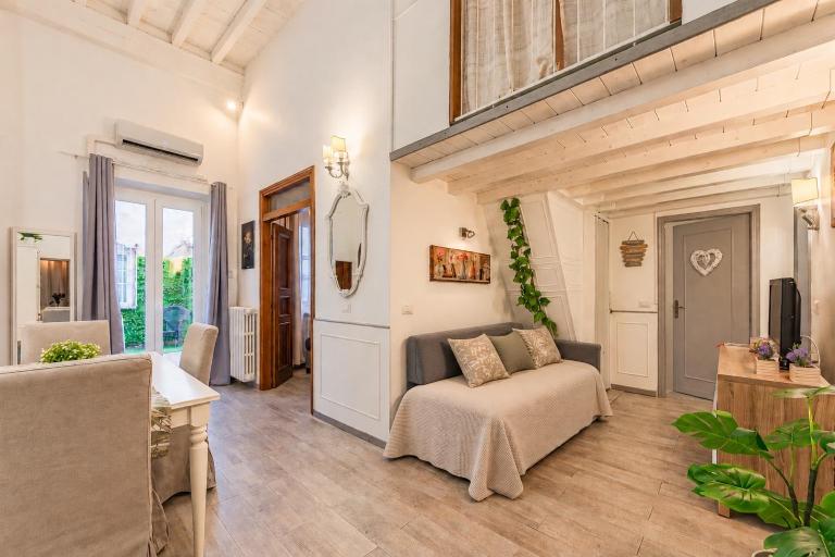 Santa Croce Home - 2BR - Private Courtyard - B&B Firenze