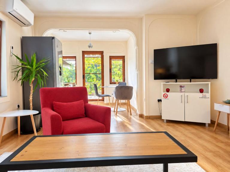 Sunny Balcony 2BR Apartment Top Center - Chambres d'hôtes Plovdiv