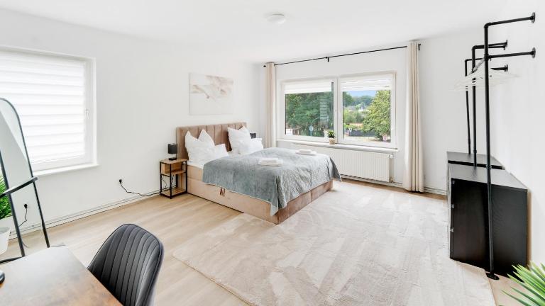 Design Apartment 100m2 - Traumlage zwischen CGN und DUS - BRIGHT Collection - B&B Leverkusen