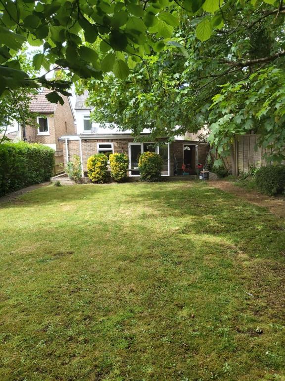 Tree Tops Horsham - B&B Roffey