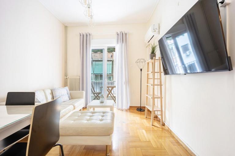 Acropolis Steps Retreat 2 Bedroom Apartment by WeHost Athens - B&B Atenas