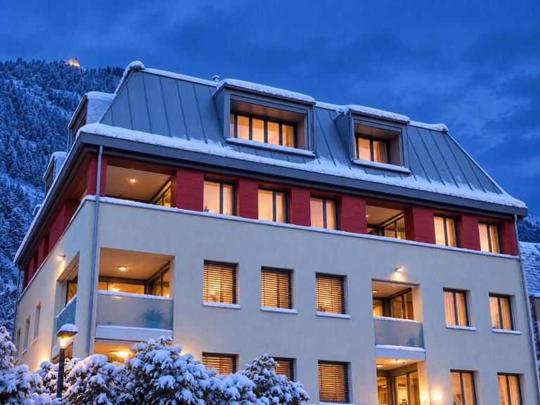 Modern with Alps Scenic Views and Concierge by SwissHut - B&B Interlaken