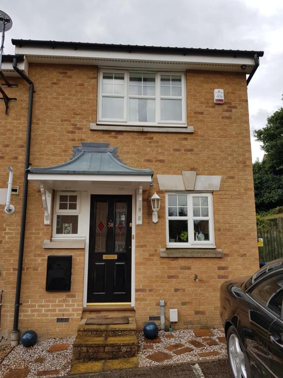 Cosy 2 Bed House, Bishops Stortford - B&B Bishops Stortford