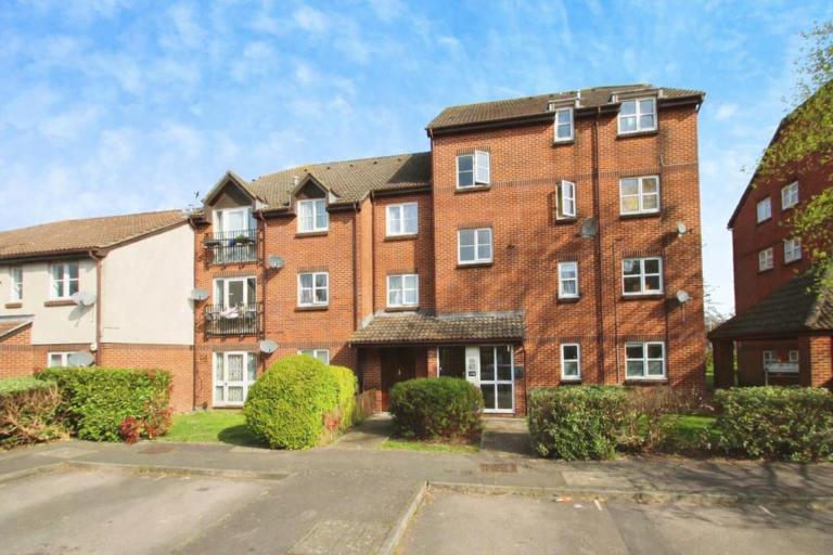 8 Knowless Close - Chambres d'hôtes Yiewsley