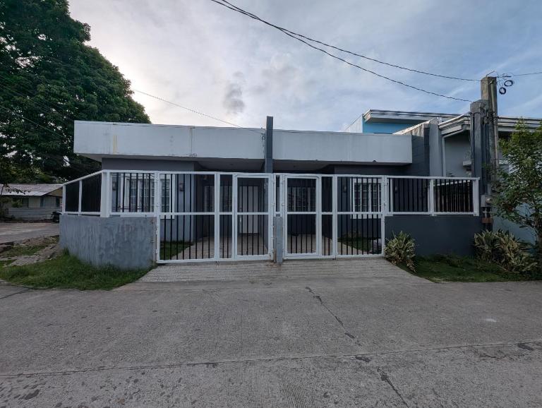 Entire Home Fully Furnished Netflix AC Auto washer and Dryer - B&B Daet