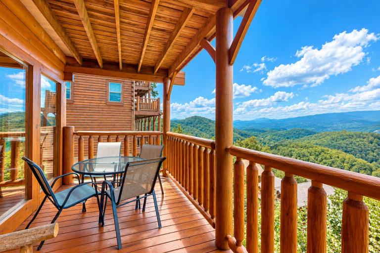 Off The Grid Mtn Cabin Sleeps 10 Game Table Views - B&B Pigeon Forge