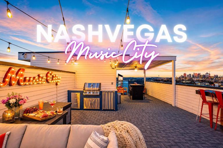 New NashVegas Downtown Rooftop City Views 13Beds - B&B Nashville