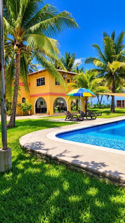 Rancho Oceanfront 78, 3BR, 3 Bath, AC, Entire House - Bed and Breakfast El Zapote