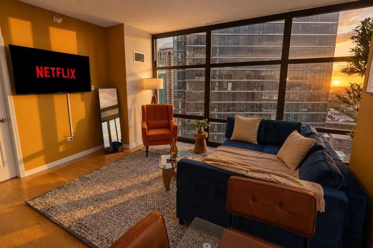 Luxury 21st floor Skyline Views near Grant Park - B&B Chicago
