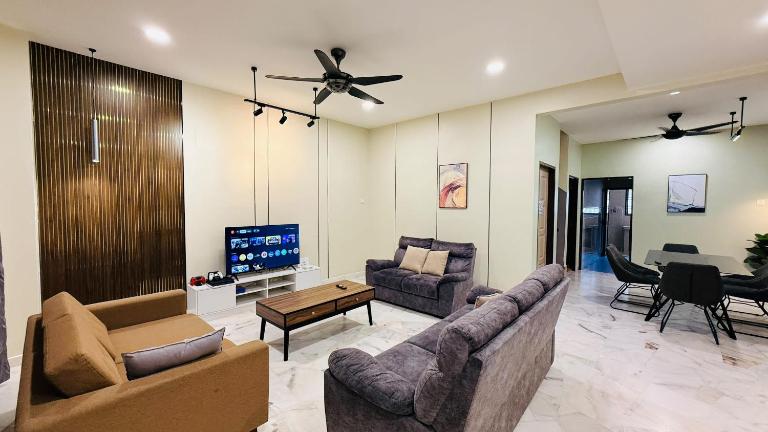 Yolo2 4BR 14PAX NearTC, DinosaurLand, PS4, Netflix - Bed and Breakfast Kuantan