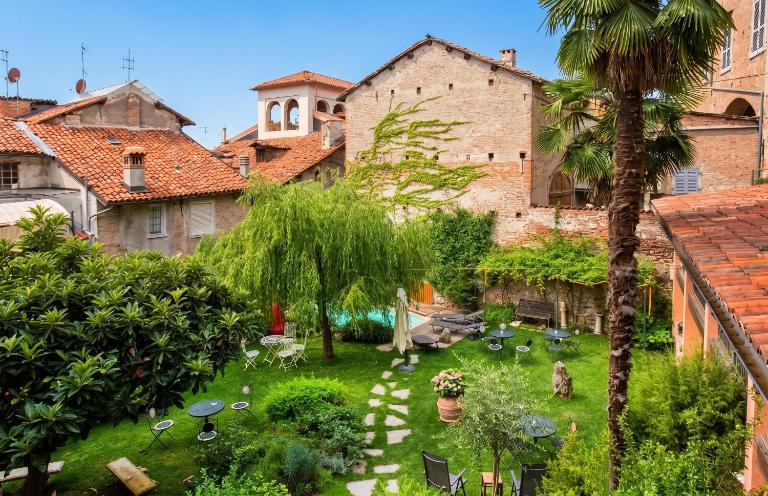 Comfortable studio in Piazza, 30 m², fireplace & balcony - Bed and Breakfast Mondovì
