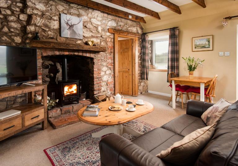 Crofters Cottage, Press Mains Farm Cottage - Dog friendly - Chambres d'hôtes Eyemouth