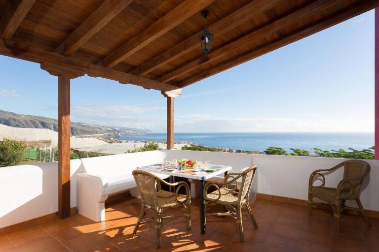 Casa canaria con piscina y bonitas vistas - B&B Candelaria