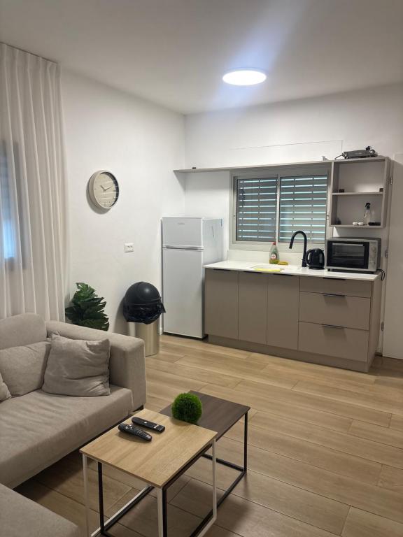 Yarin's apartment - Ferienwohnung Kirjat Schmona