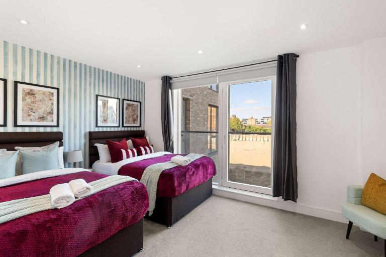 Luxury London Flat Sleeps 5 Balcony & Rooftop - Chambres d'hôtes Londres