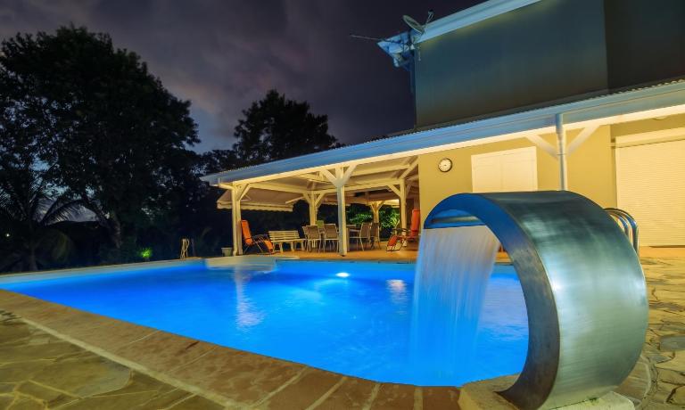 Appartement avec vue sur la mer à Fort-de-France - 27 m² - Piscine - Ferienwohnung Fort-de-France