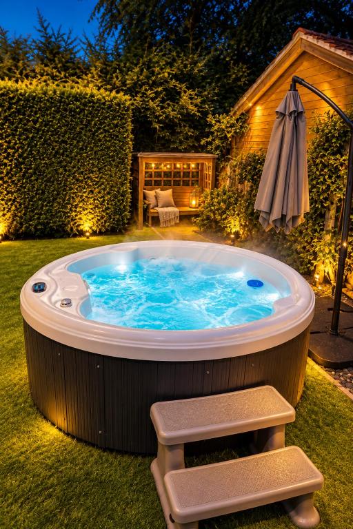 Luxury Hot Tub Retreat Sleeps 6 - B&B Wakefield