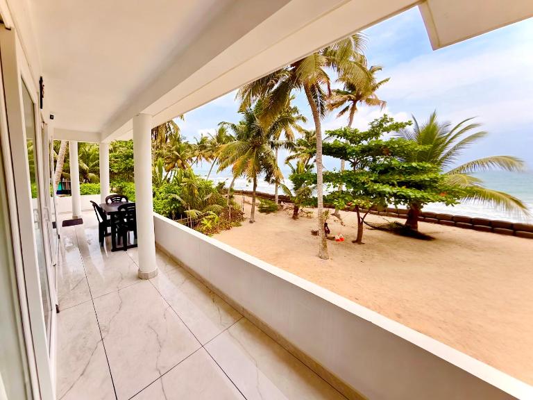 Elkanah Aelyn Beach Homestay - B&B Turavūr