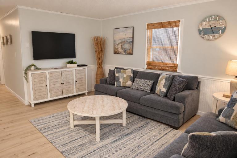 Relaxed Coastal Living in the Heart of the Outer Banks - B&B Kill Devil Hills