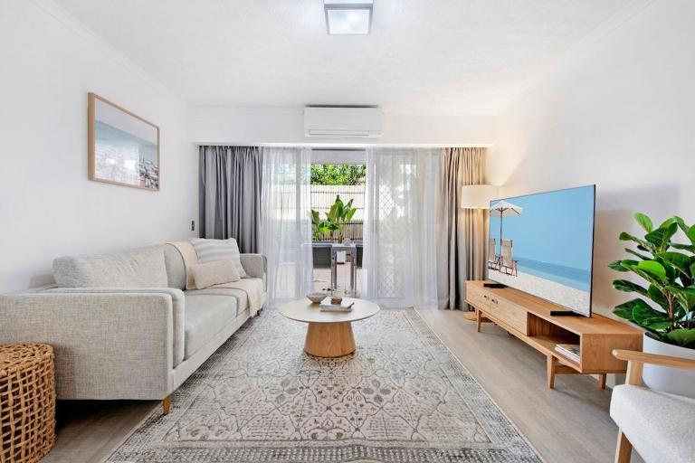 Broadbeach Oasis - 2 Bedroom Apartment in Britannia - CoastHM - B&B Gold Coast