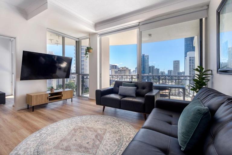 Chevron Renaissance Two Bedroom Ocean Views - CoastHM - B&B Gold Coast