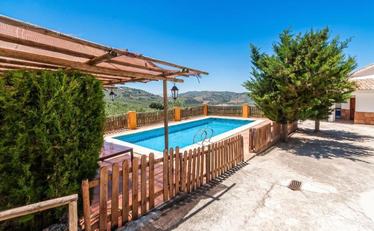 Charming House in Montefrío with Private Pool - B&B Montefrío
