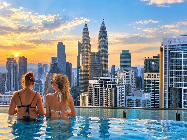 The Infinitum by Black House KLCC - Bed and Breakfast Kuala Lumpur